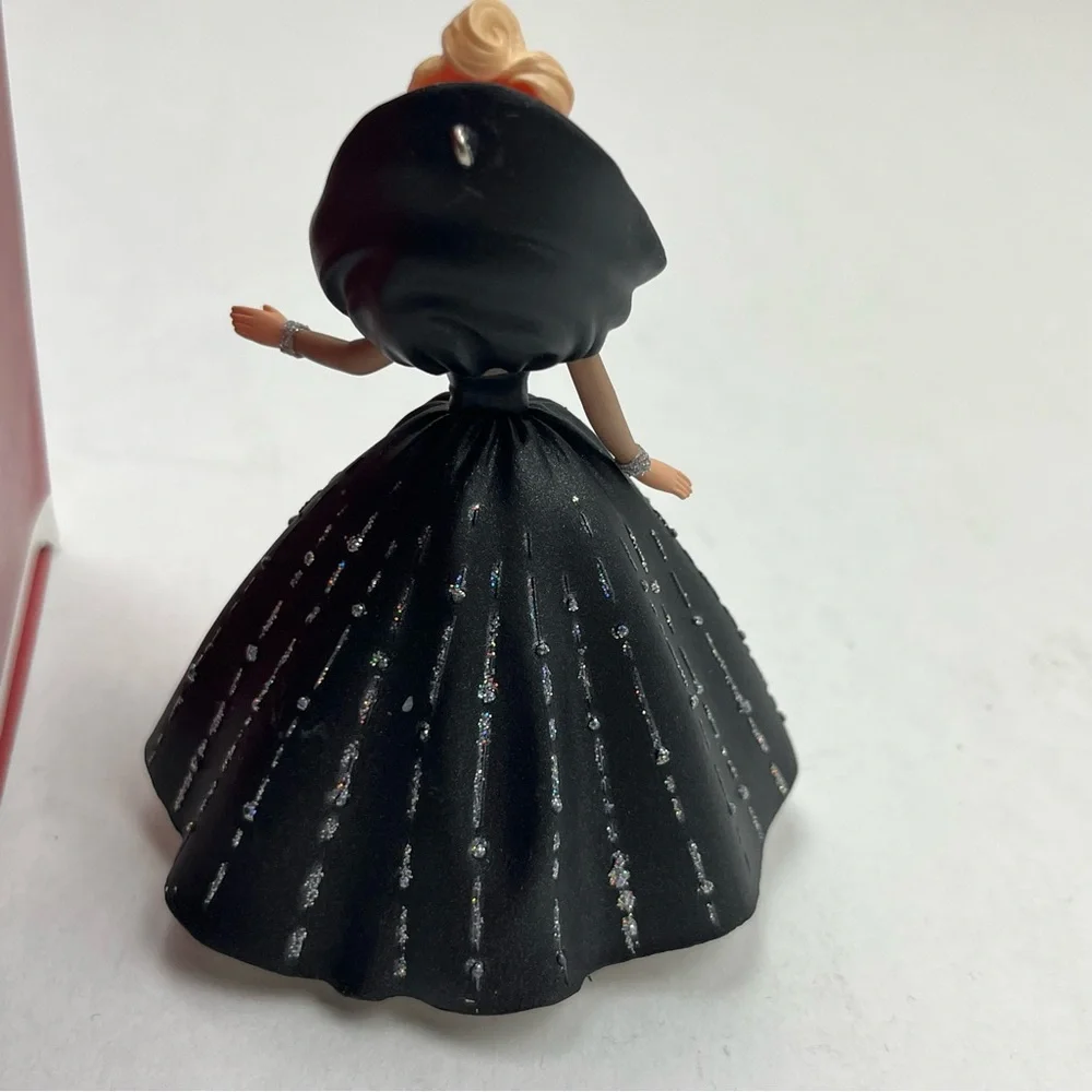 Hallmark Keepsake Ornaments Holiday Barbie 1998 Collectibles Copyright‎ 1997
